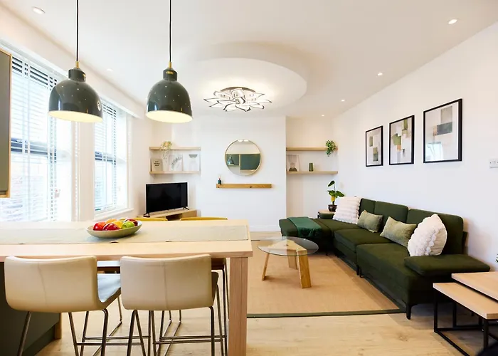 Prázdninový dům Aura - Elegant Retreat In Prime Location!