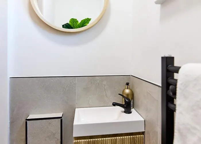 Aura - Elegant Retreat In Prime Location!