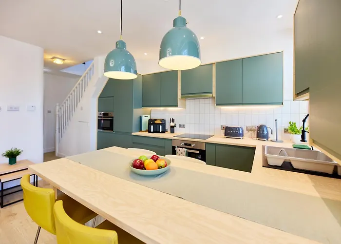 Prázdninový dům Aura - Elegant Retreat In Prime Location! *