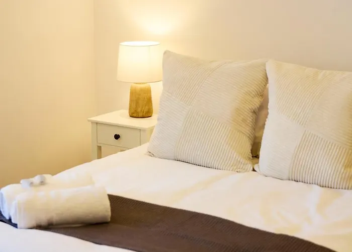 Aura - Elegant Retreat In Prime Location! Prázdninový dům