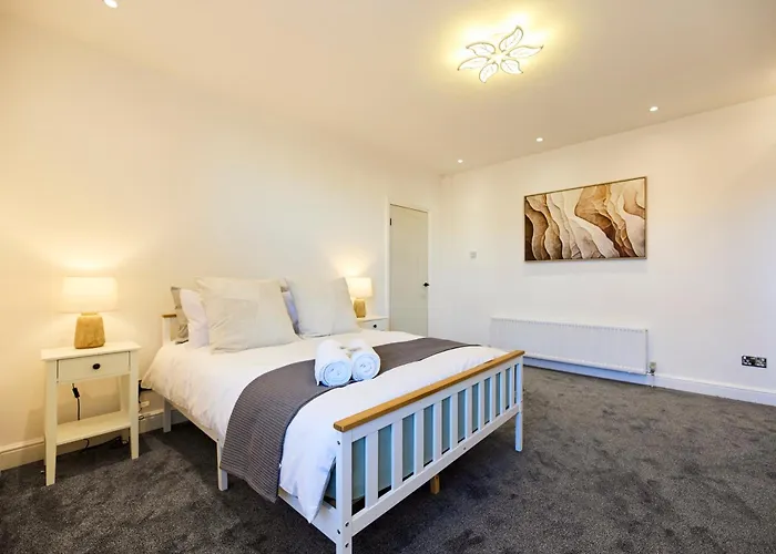 Prázdninový dům Aura - Elegant Retreat In Prime Location! *