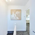 Aura - Elegant Retreat In Prime Location! *