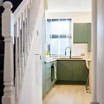 Aura - Elegant Retreat In Prime Location! *