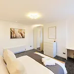 Vakantiehuis Aura - Elegant Retreat In Prime Location! Leeds (West Yorkshire)