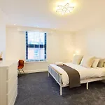 Vakantiehuis Aura - Elegant Retreat In Prime Location!