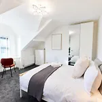 Ferienhaus Aura - Elegant Retreat In Prime Location!