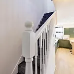 Ferienhaus Aura - Elegant Retreat In Prime Location!