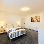 Aura - Elegant Retreat In Prime Location! Leeds (West Yorkshire)