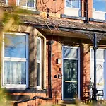 Aura - Elegant Retreat In Prime Location! * Leeds (West Yorkshire)