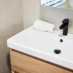 Vakantiehuis Aura - Elegant Retreat In Prime Location! Leeds (West Yorkshire)