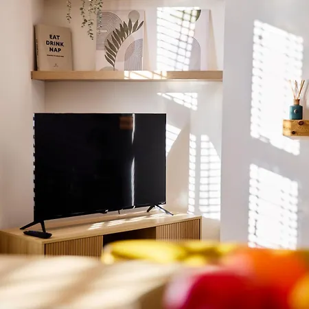 Aura - Elegant Retreat In Prime Location! Vakantiehuis *