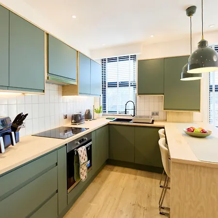 Aura - Elegant Retreat In Prime Location! *