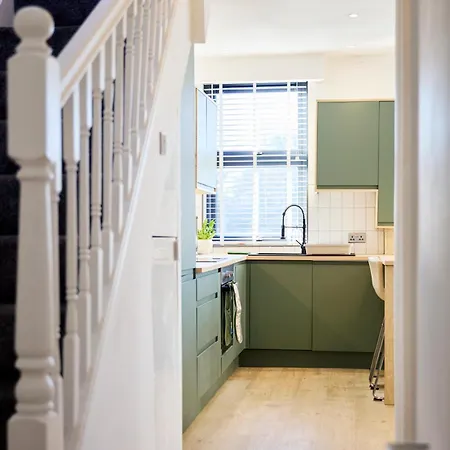 Aura - Elegant Retreat In Prime Location! *
