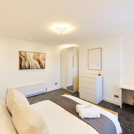 Vakantiehuis Aura - Elegant Retreat In Prime Location! Leeds (West Yorkshire)
