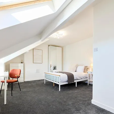 Vakantiehuis Aura - Elegant Retreat In Prime Location!