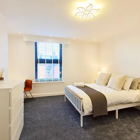 Vakantiehuis Aura - Elegant Retreat In Prime Location!