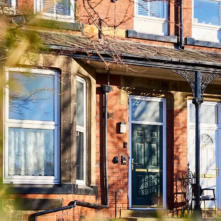 Aura - Elegant Retreat In Prime Location! * Leeds (West Yorkshire)