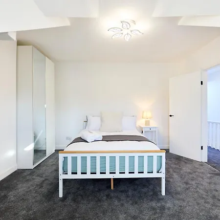 Vakantiehuis Aura - Elegant Retreat In Prime Location! Leeds (West Yorkshire)