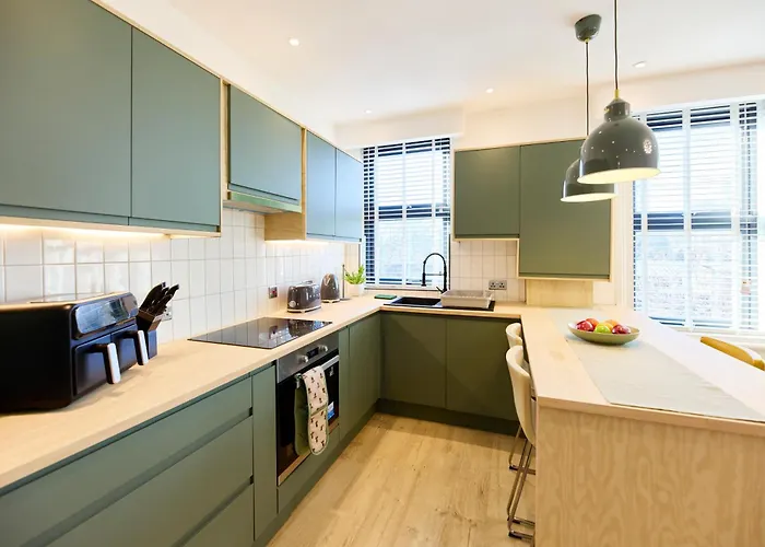 Aura - Elegant Retreat In Prime Location! *