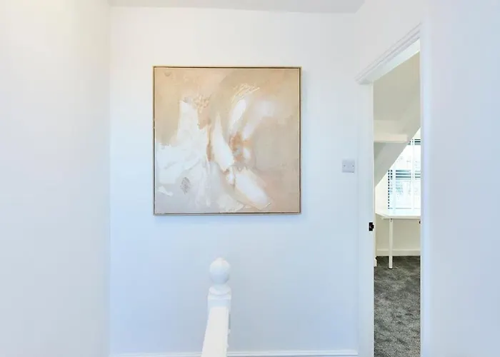 Aura - Elegant Retreat In Prime Location! *