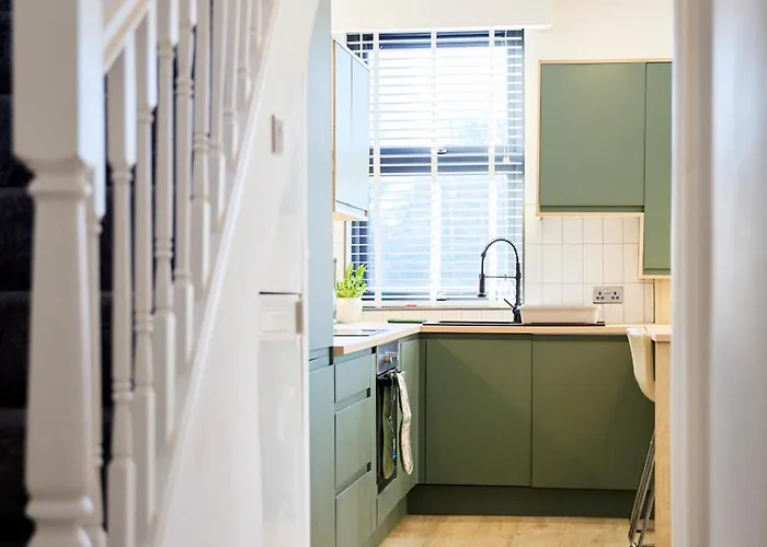 Aura - Elegant Retreat In Prime Location! *