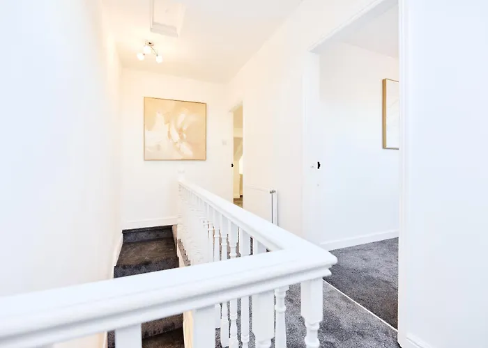 Aura - Elegant Retreat In Prime Location! Σπίτι διακοπών *