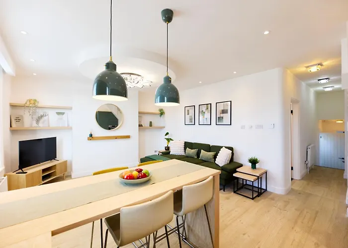 Aura - Elegant Retreat In Prime Location! * Leeds (West Yorkshire)