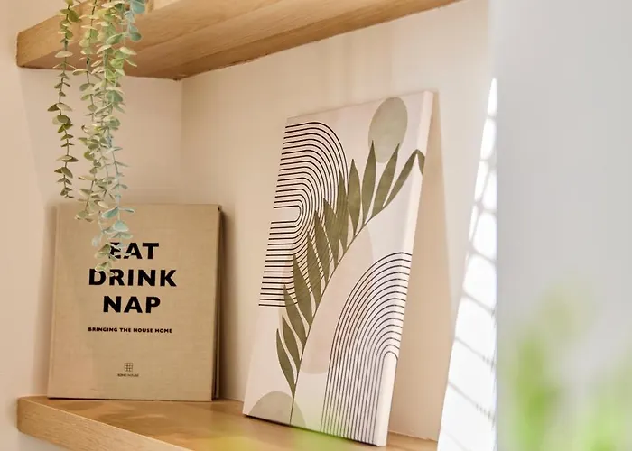 Aura - Elegant Retreat In Prime Location! Σπίτι διακοπών