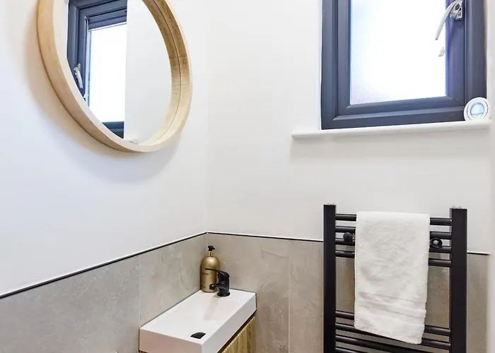 Aura - Elegant Retreat In Prime Location! * 利兹