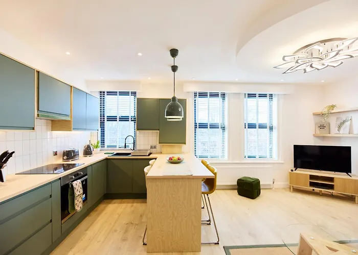 Aura - Elegant Retreat In Prime Location! Σπίτι διακοπών *