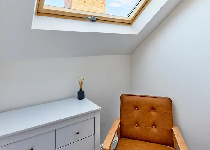 Aura - Elegant Retreat In Prime Location! 度假居