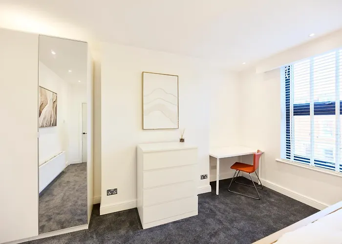 Aura - Elegant Retreat In Prime Location! Σπίτι διακοπών