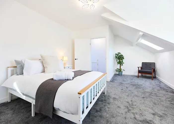 Aura - Elegant Retreat In Prime Location! * 利兹