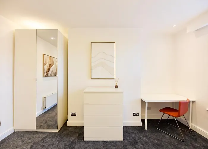 Aura - Elegant Retreat In Prime Location! Σπίτι διακοπών