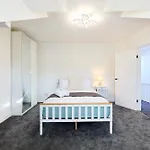 Tatil Evi Aura - Elegant Retreat In Prime Location! Leeds (West Yorkshire)
