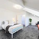 Aura - Elegant Retreat In Prime Location! Tatil Evi Leeds (West Yorkshire)