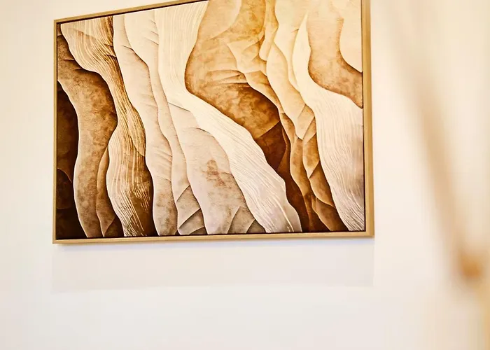 Сasa de vacaciones Aura - Elegant Retreat In Prime Location!